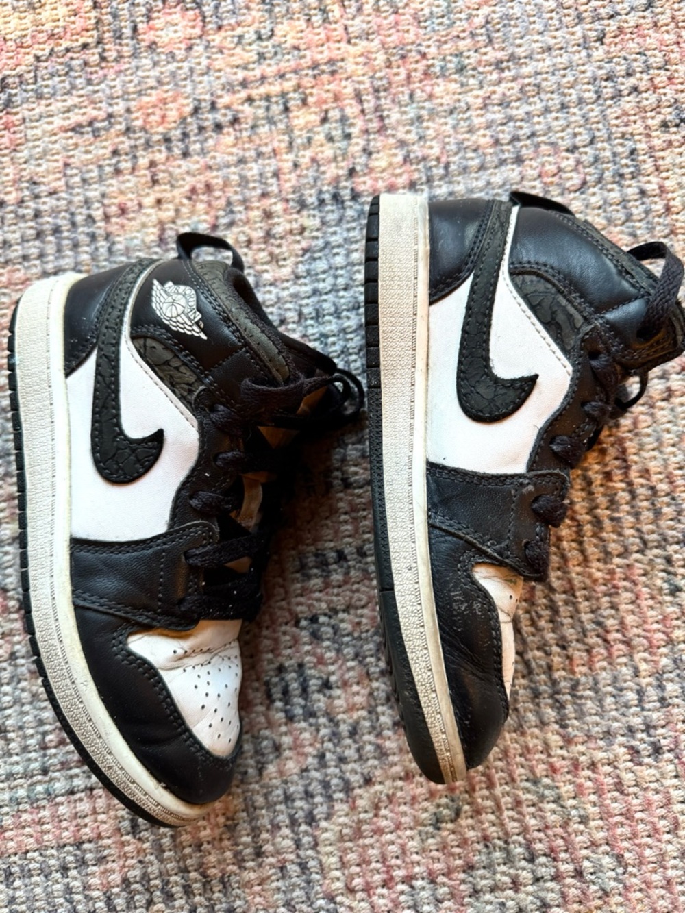 Nike Jordan 1 pandas size 13.5